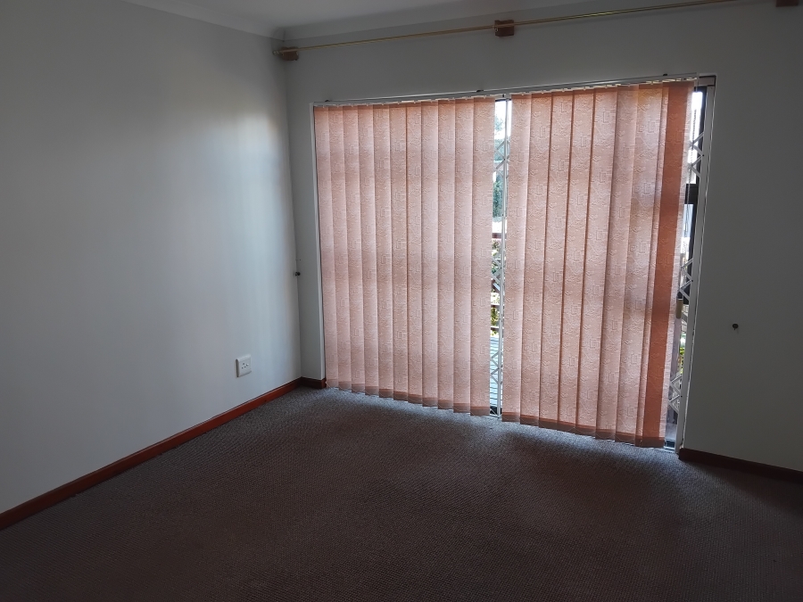 4 Bedroom Property for Sale in Wavecrest Eastern Cape
